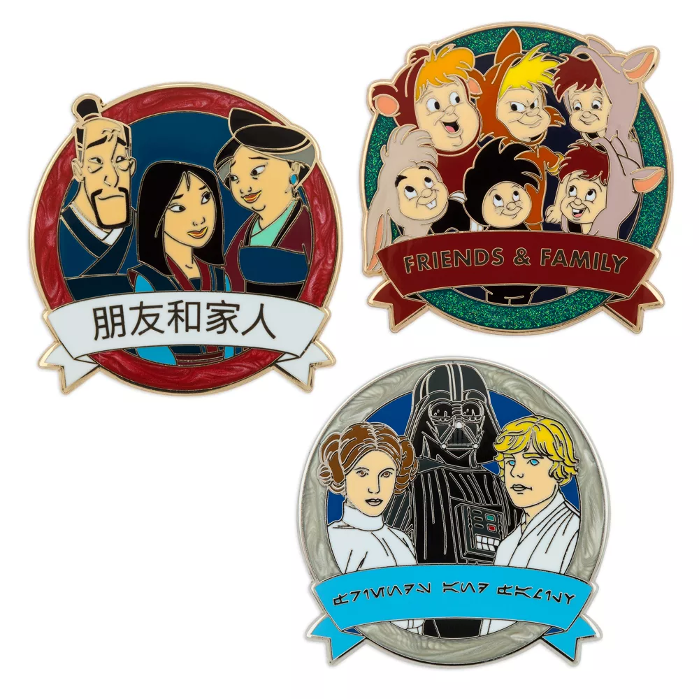 Disney One Family Ensemble De Pin's Mystère "Friends And Family" Multilingue 7 Disney One Family Ensemble De Pin's Mystère "Friends And Family" Multilingue – Image 5
